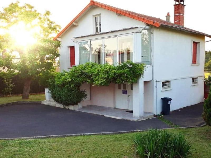 Gite Pavillon Kifadonfe 3 Ch Avec Cour Et Jardin Clos Villa Saint-Germain-Lembron Buitenkant foto